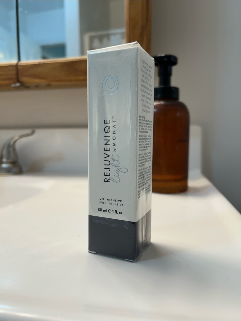 {Monat} Rejuvenique Light Hair Growth Thickening Oil